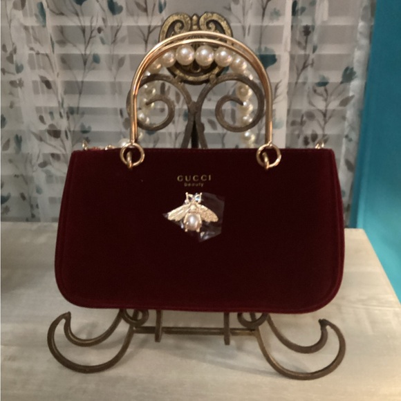 Gucci Red Mini Velvet Bag with Gold Clasp - Picture 11 of 15